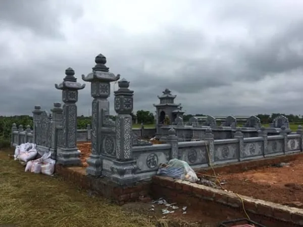 Mẫu Lăng Mộ Đá