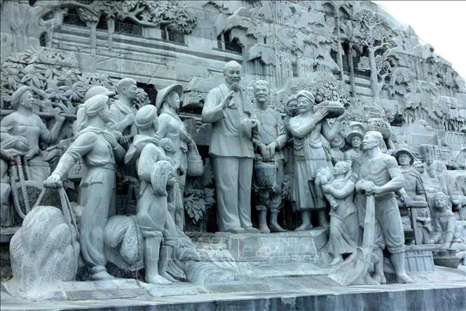 Đài Tưởng Niệm Đá