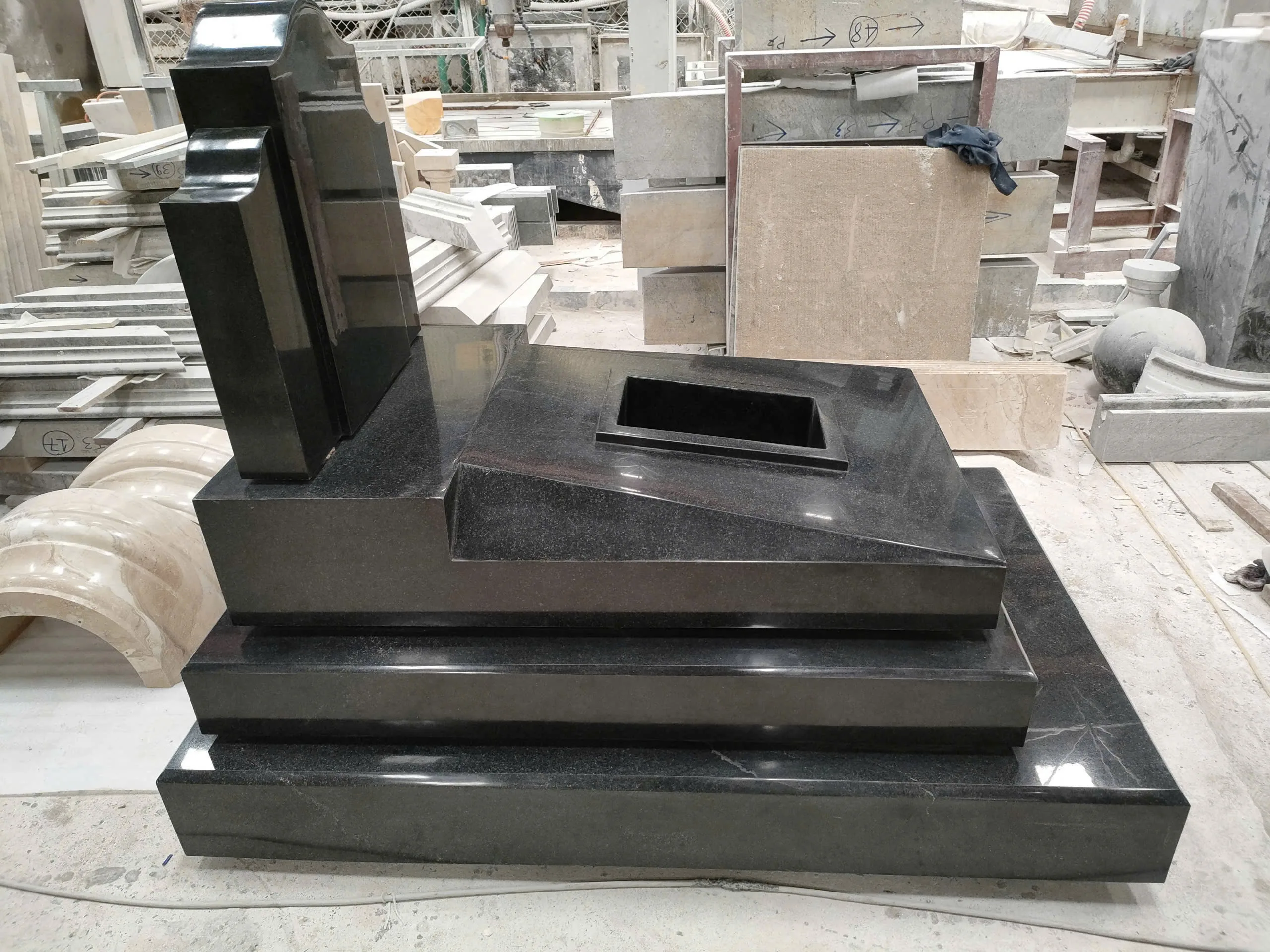 Mộ đá Granite Ấn Độ