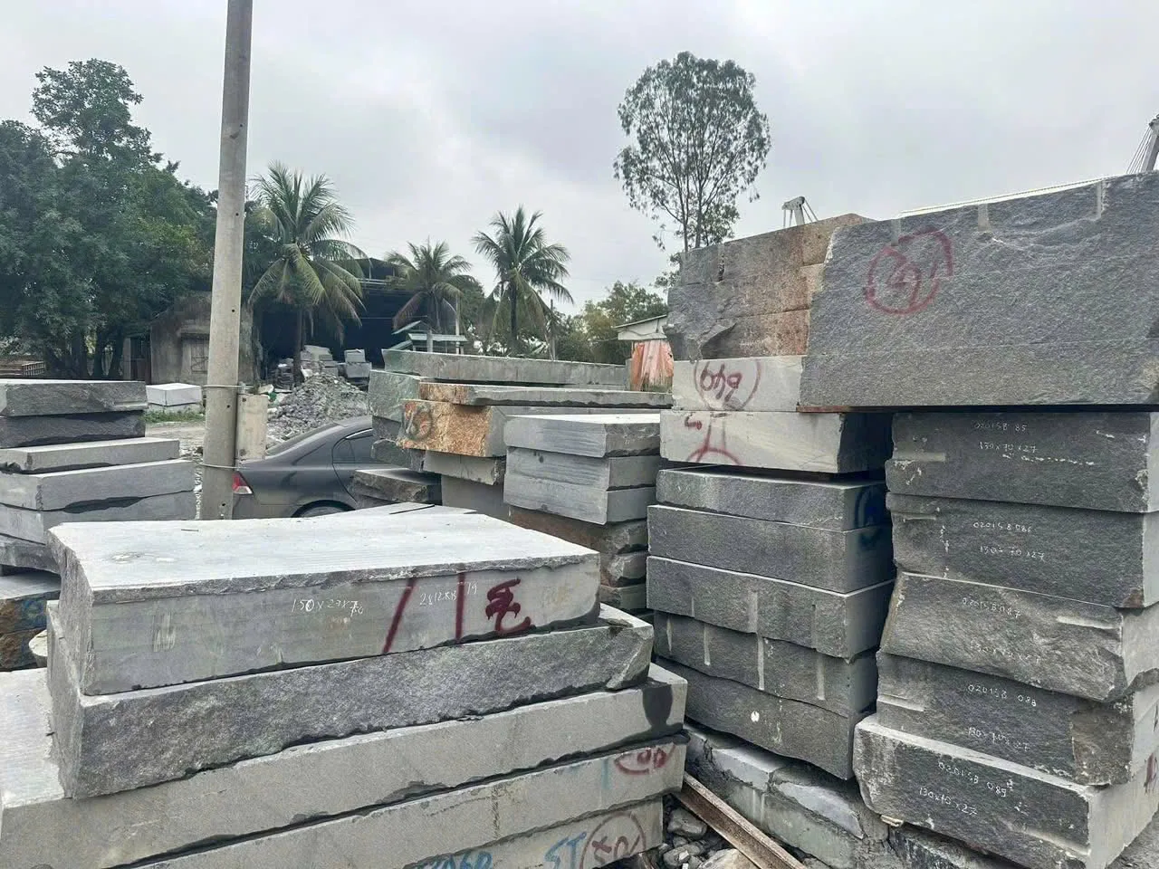 Mộ đá Granite Ấn Độ